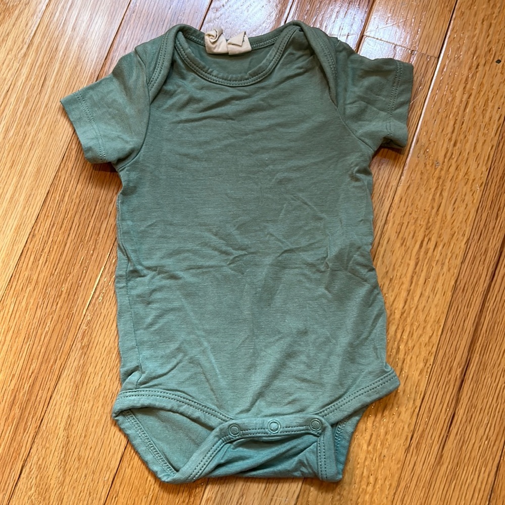 Matcha green Kyte baby bodysuit newborn size